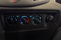 valkoinen Ford Transit 2020 kuva 20.