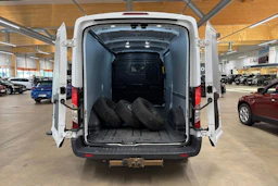 valkoinen Ford Transit 2020 kuva 24.