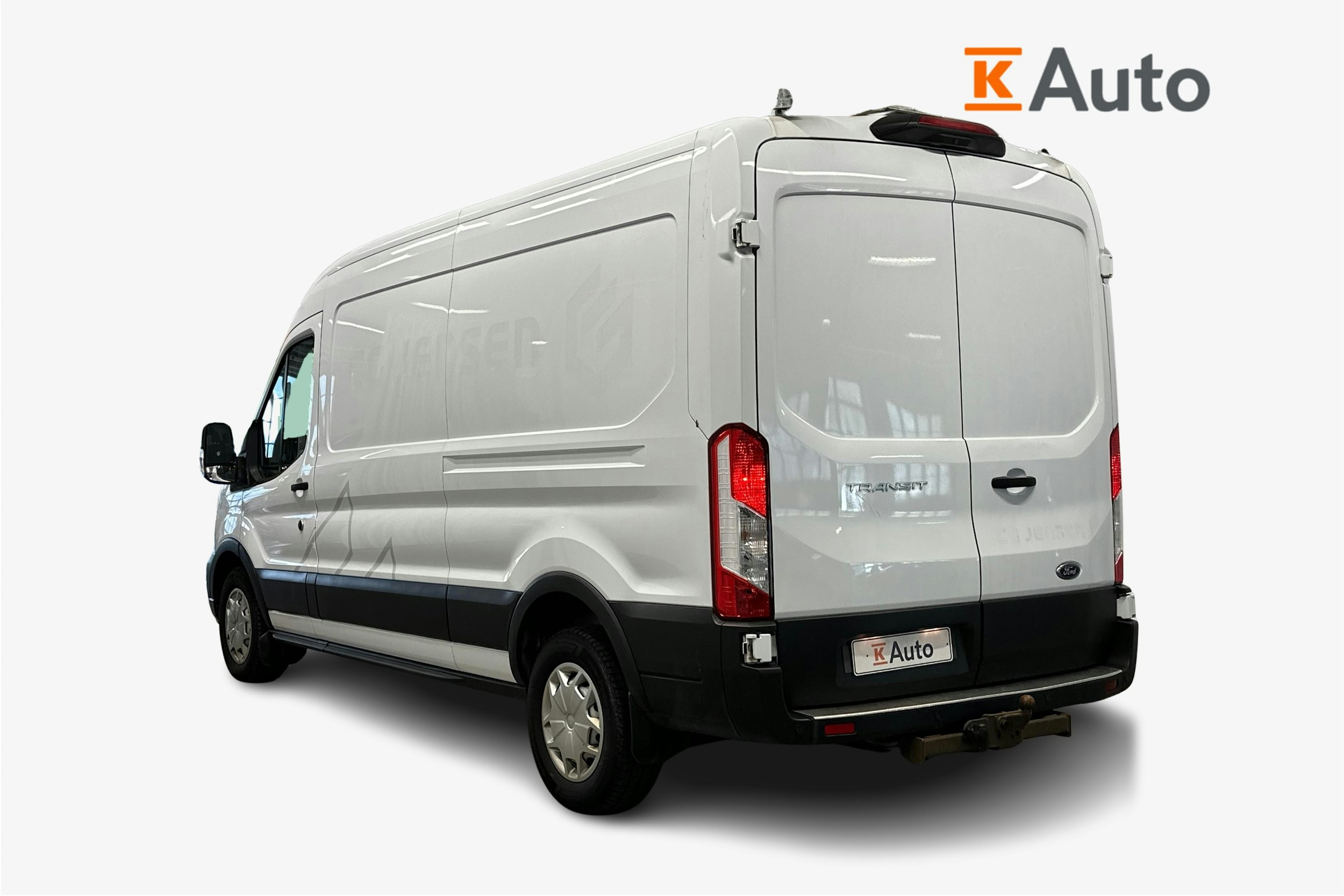 valkoinen Ford Transit 2020 kuva 2.