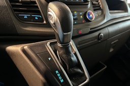 valkoinen Ford Transit 2020 kuva 16.