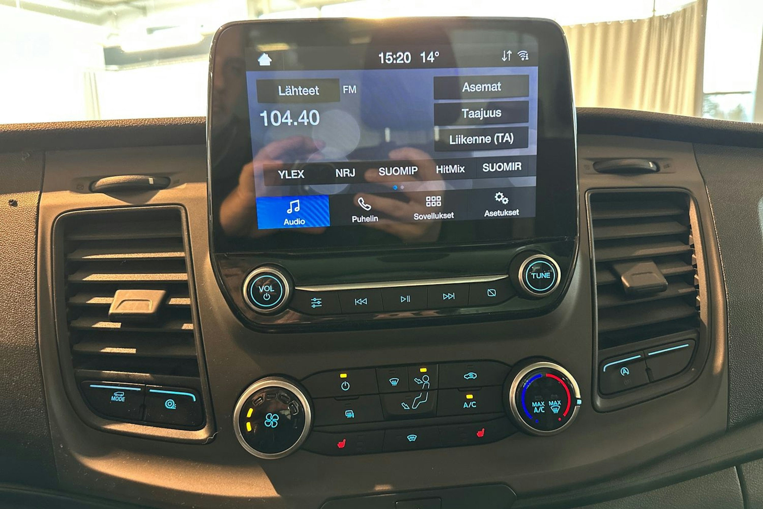 valkoinen Ford Transit 2020 kuva 17.