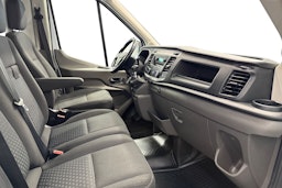 valkoinen Ford Transit 2020 kuva 9.