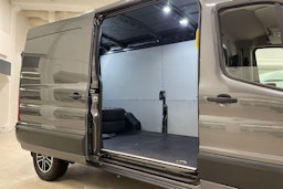 harmaa Ford Transit 2020 kuva 16.