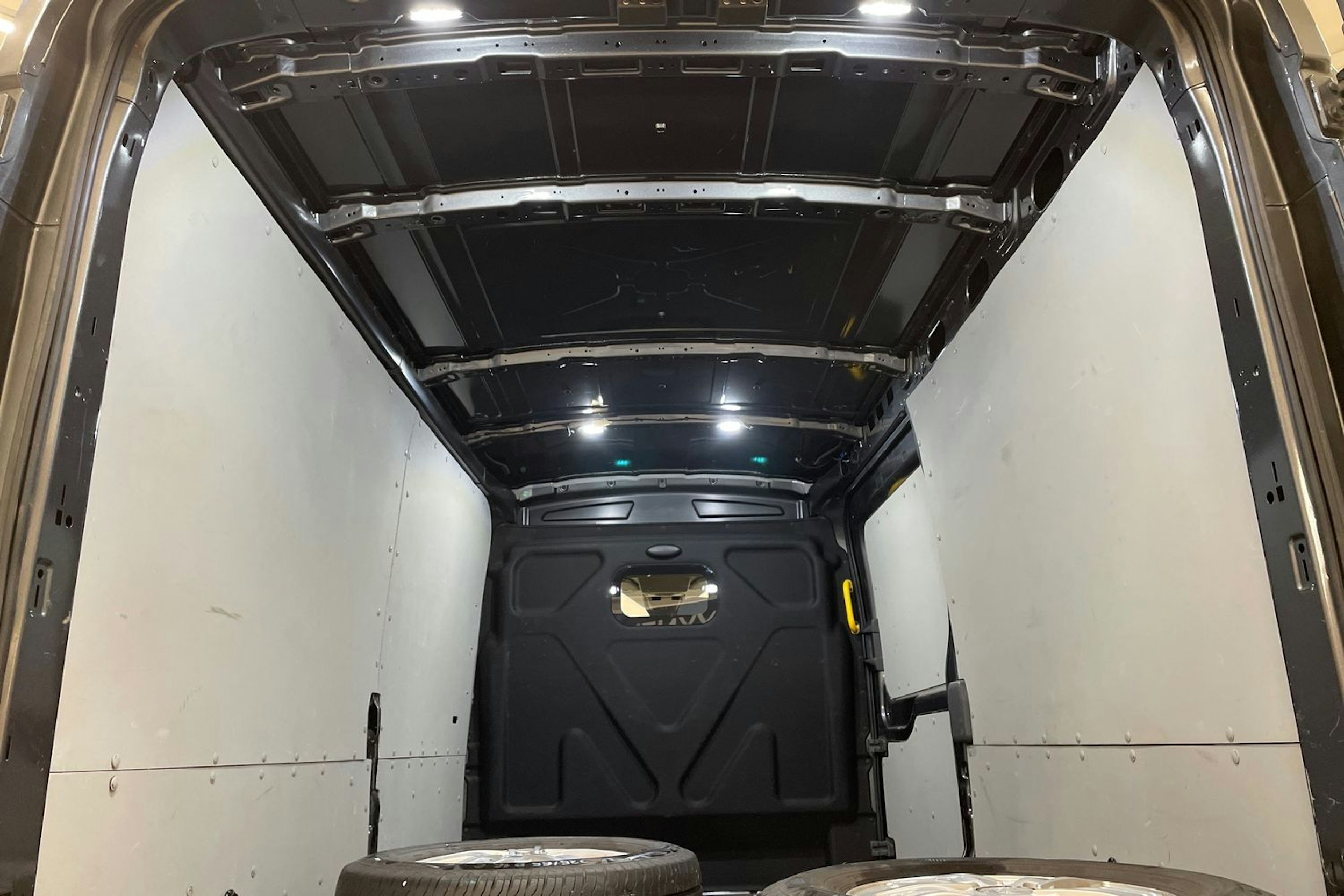 harmaa Ford Transit 2020 kuva 19.