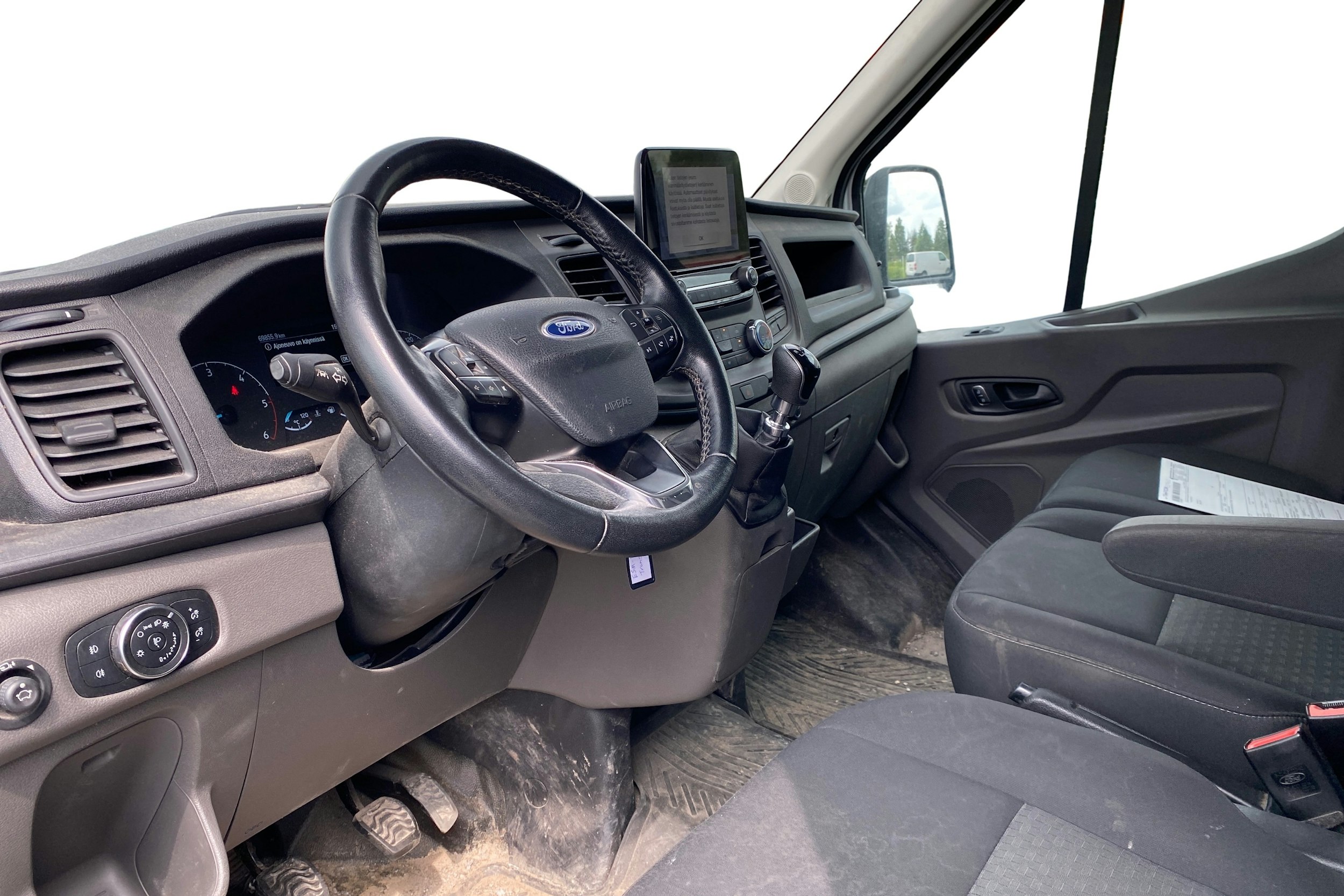 valkoinen Ford Transit 2021 kuva 3.