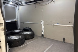 valkoinen Ford Transit 2021 kuva 25.