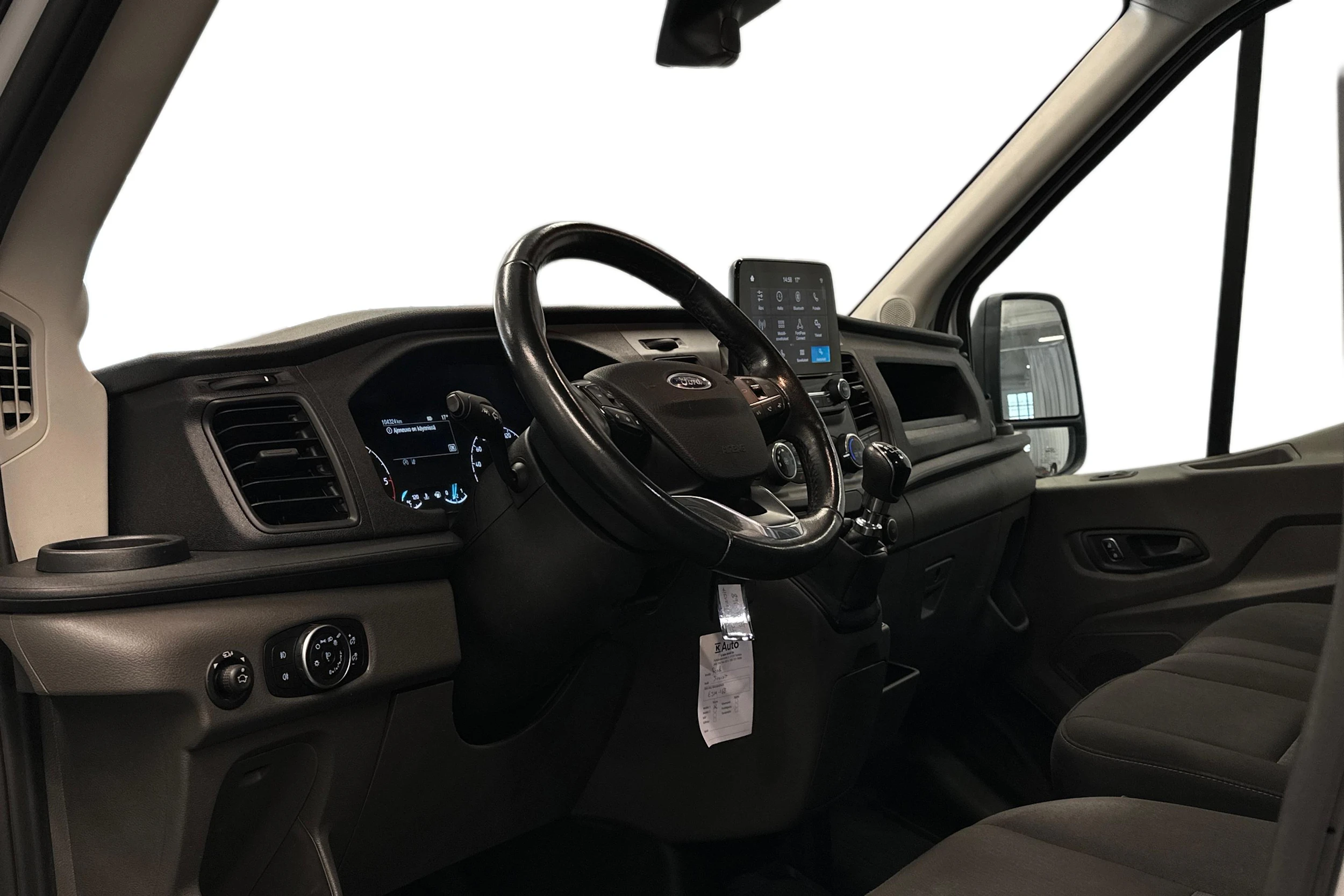 valkoinen Ford Transit 2021 kuva 6.