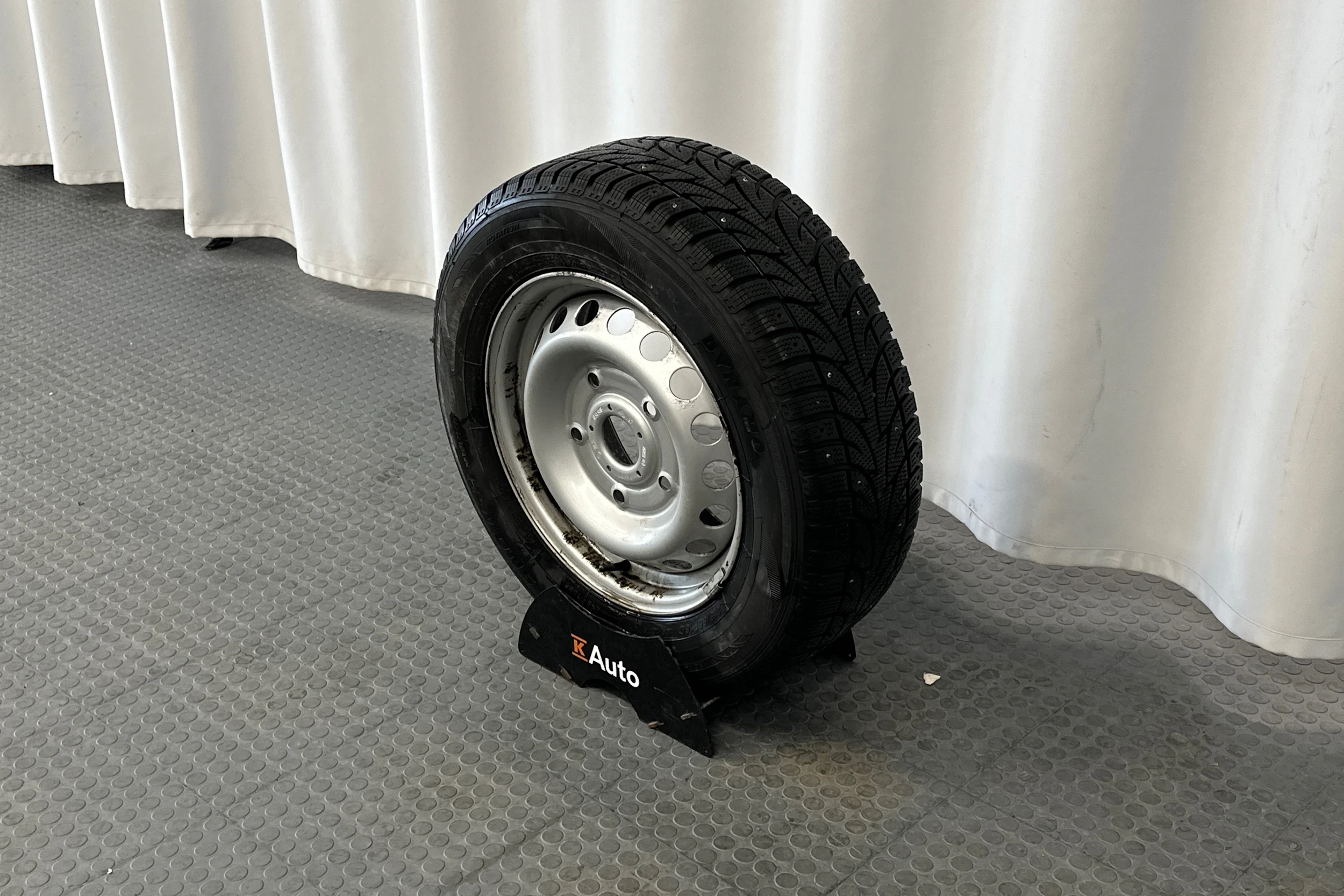 valkoinen Ford Transit 2021 kuva 9.