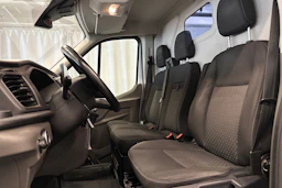 valkoinen Ford Transit 2021 kuva 15.