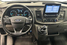 valkoinen Ford Transit 2021 kuva 7.