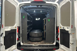 valkoinen Ford Transit 2021 kuva 10.