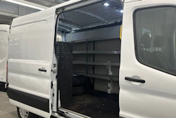 valkoinen Ford Transit 2021 kuva 11.