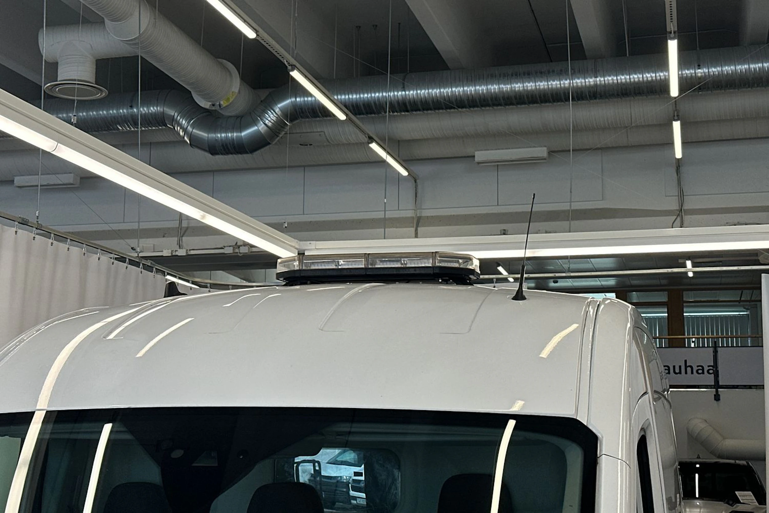 valkoinen Ford Transit 2021 kuva 18.
