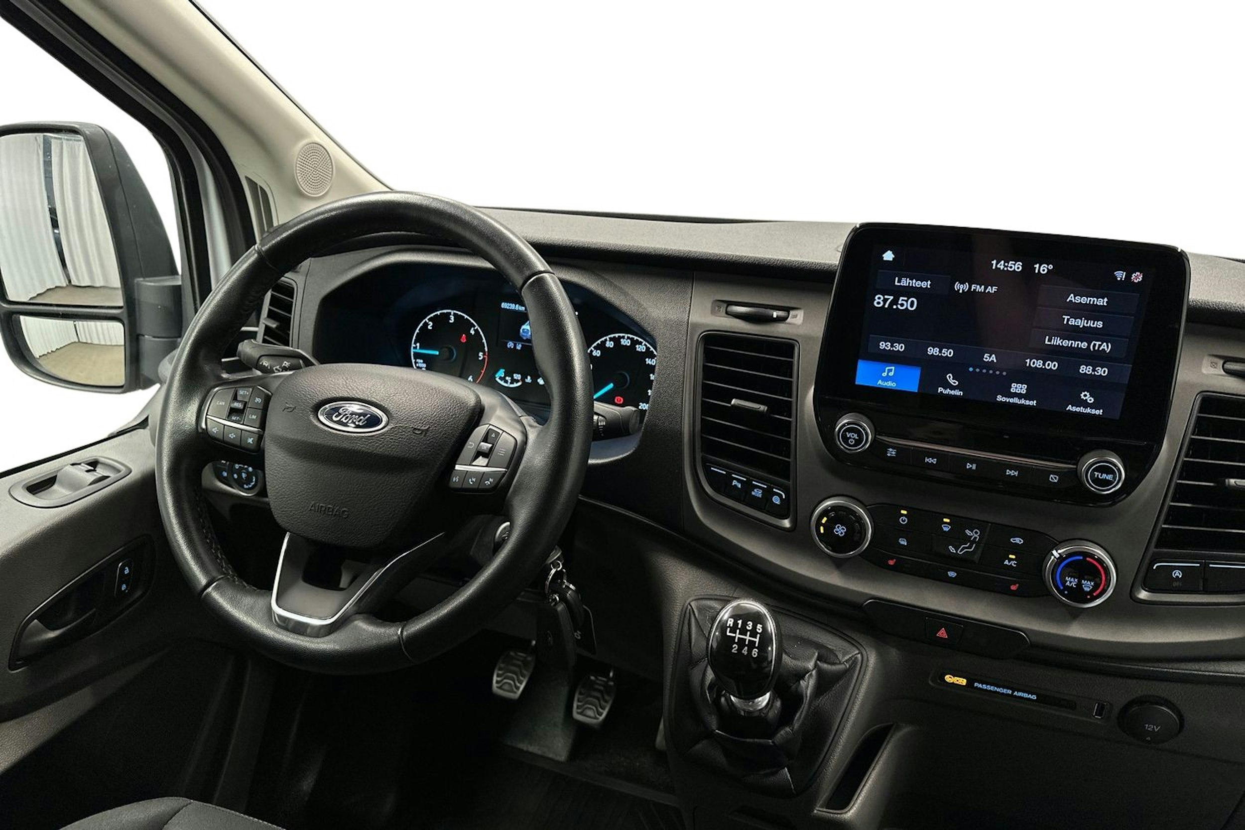 valkoinen Ford Transit 2021 kuva 7.