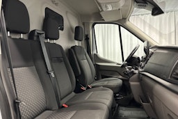 valkoinen Ford Transit 2021 kuva 14.