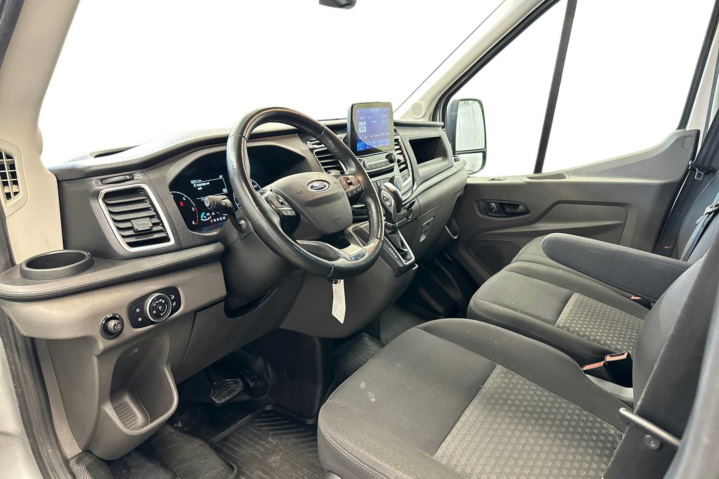 harmaa Ford Transit 2021 kuva 6.