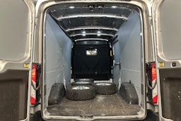 harmaa Ford Transit 2021 kuva 18.