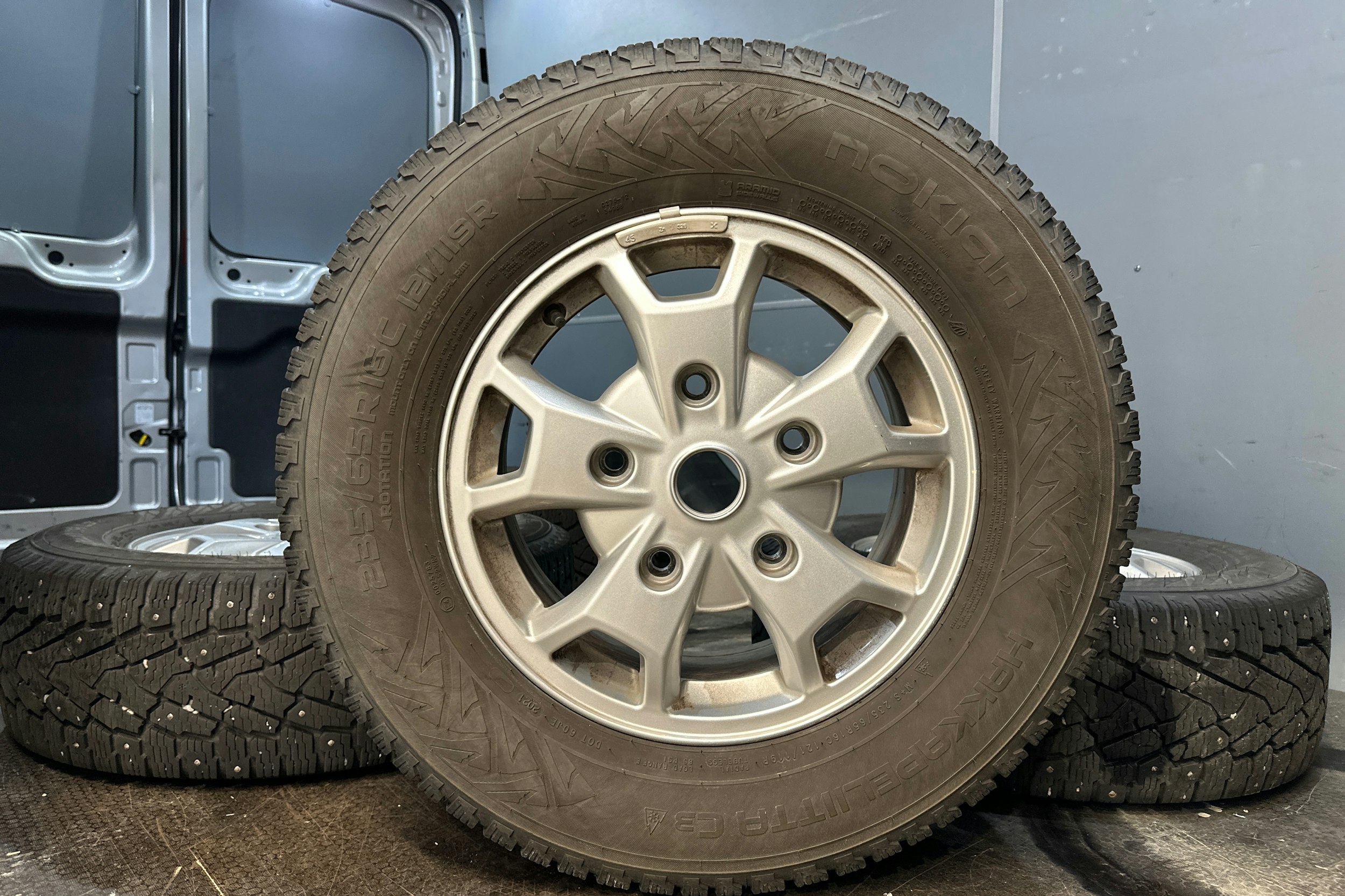 harmaa Ford Transit 2021 kuva 23.