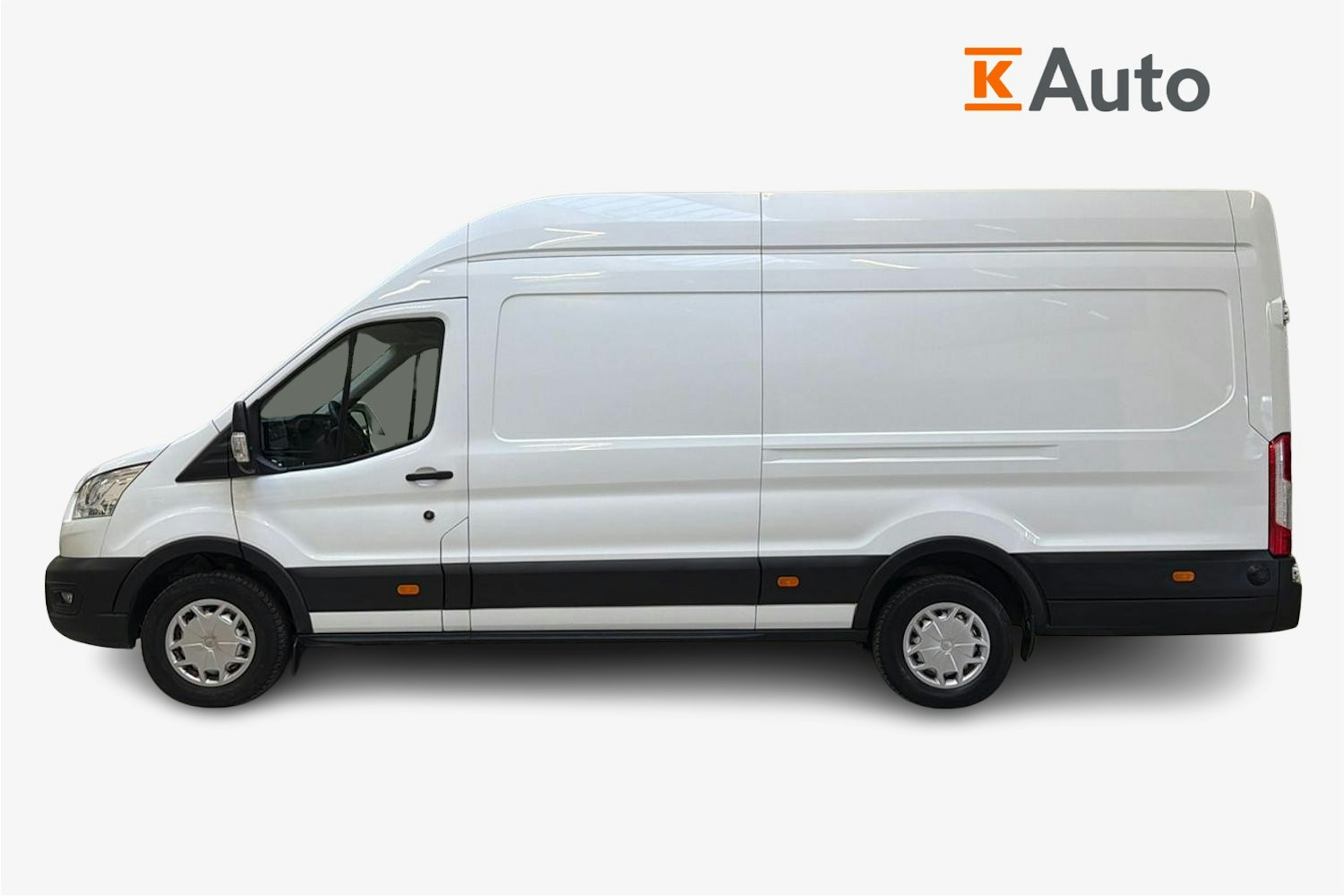 valkoinen Ford Transit 2021 kuva 5.