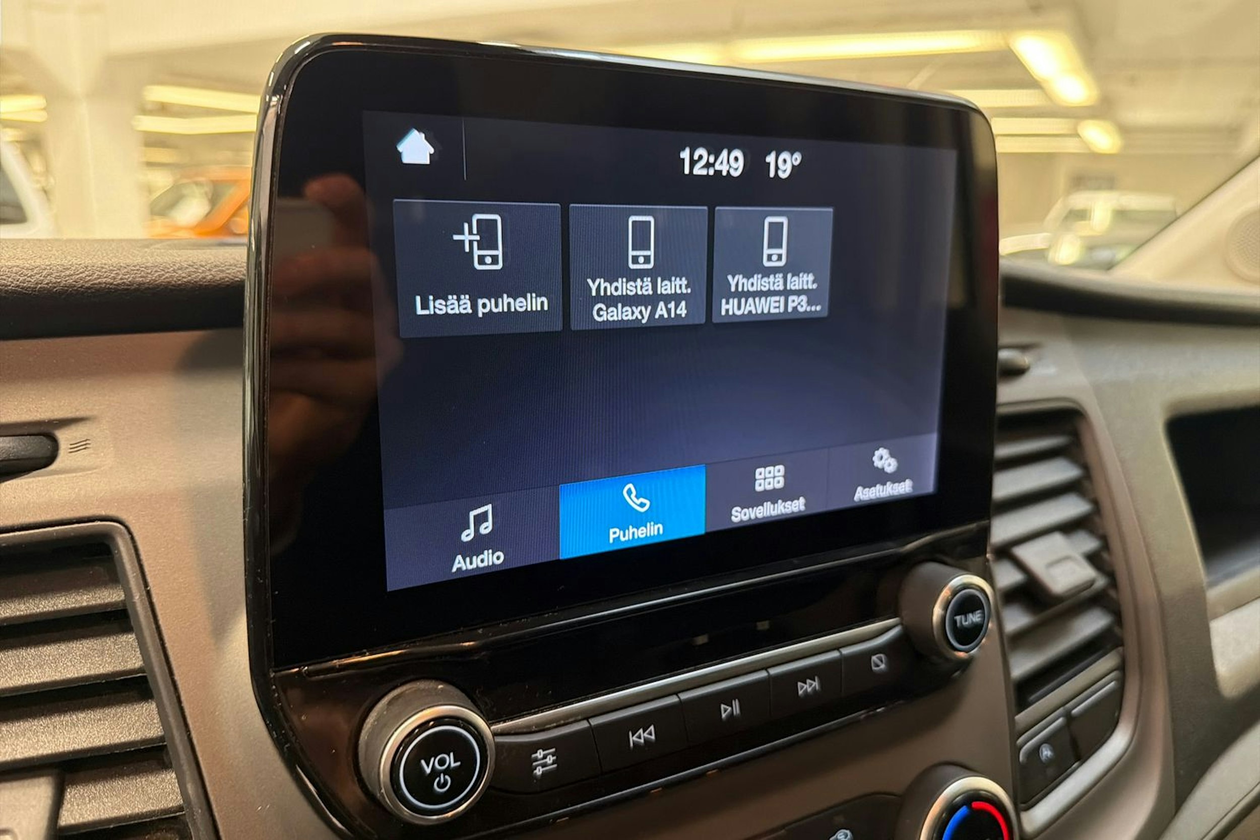 valkoinen Ford Transit 2021 kuva 11.