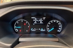 valkoinen Ford Transit 2021 kuva 13.