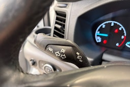 valkoinen Ford Transit 2021 kuva 14.