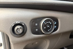 valkoinen Ford Transit 2021 kuva 15.