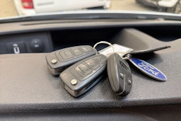 valkoinen Ford Transit 2021 kuva 19.