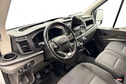 valkoinen Ford Transit 2021 kuva 8.