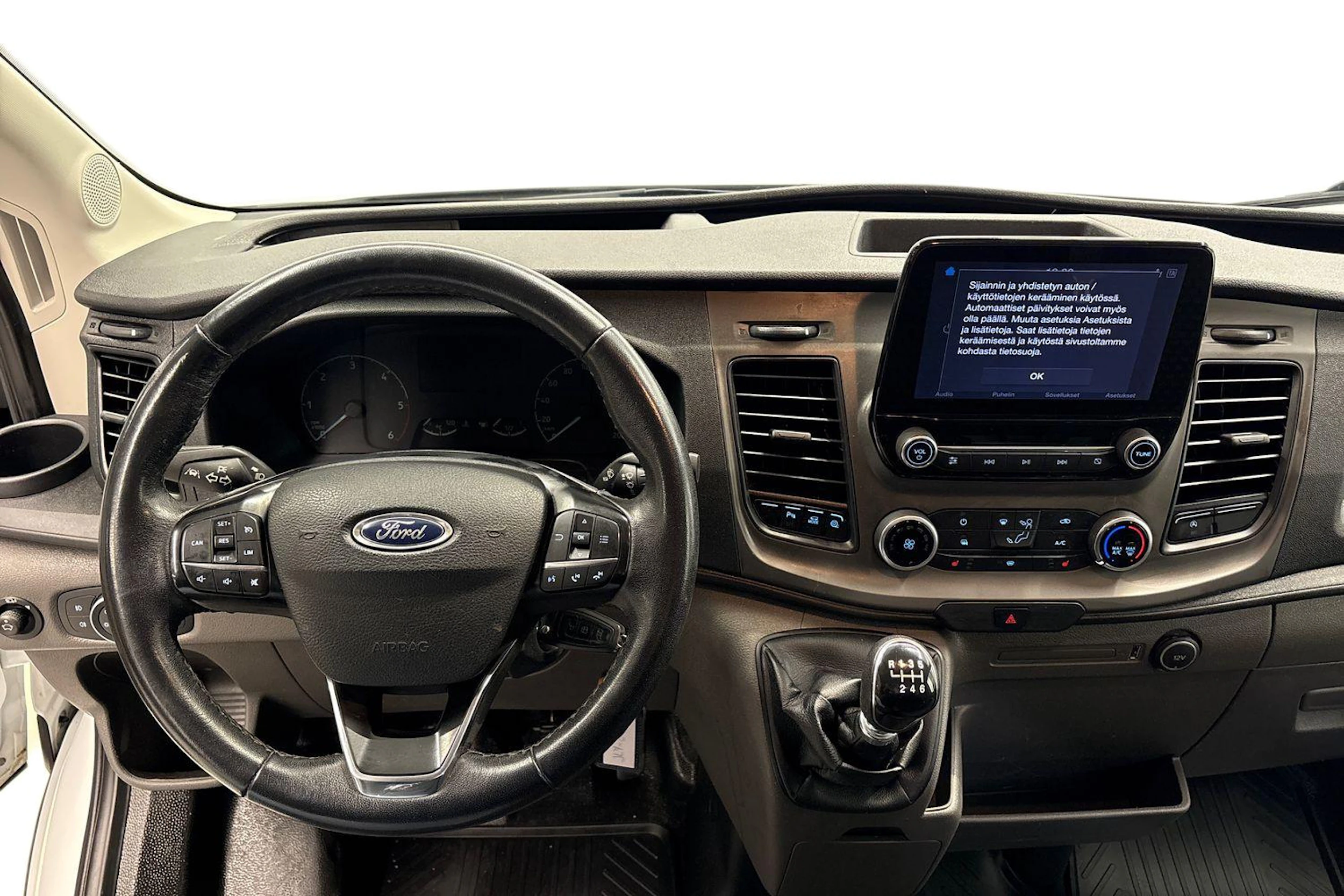 valkoinen Ford Transit 2021 kuva 9.