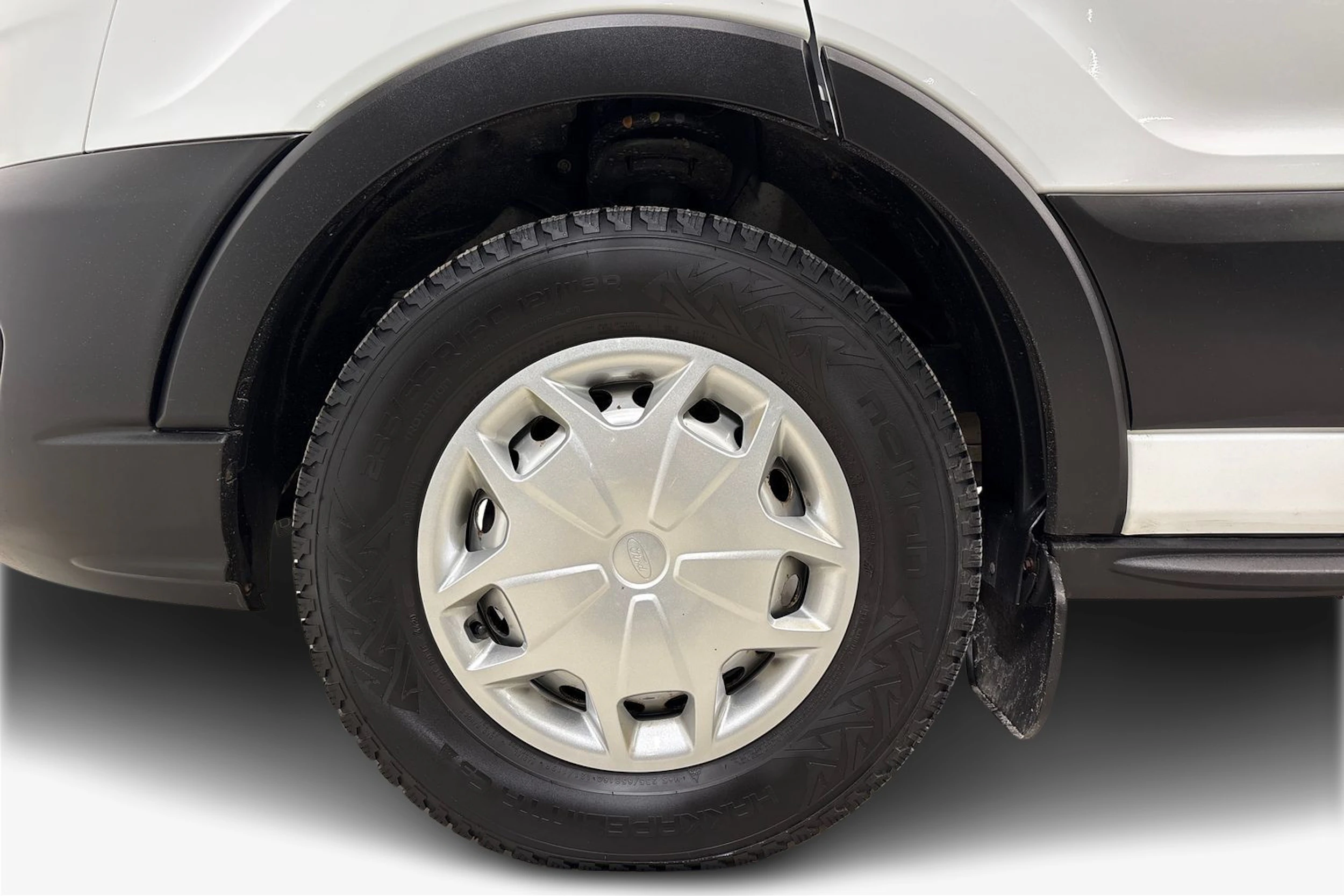 valkoinen Ford Transit 2021 kuva 12.