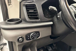 valkoinen Ford Transit 2021 kuva 20.