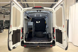 valkoinen Ford Transit 2021 kuva 22.