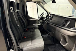 musta Ford Transit 2021 kuva 18.