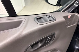 musta Ford Transit 2021 kuva 25.