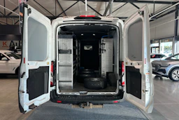 valkoinen Ford Transit 2021 kuva 6.