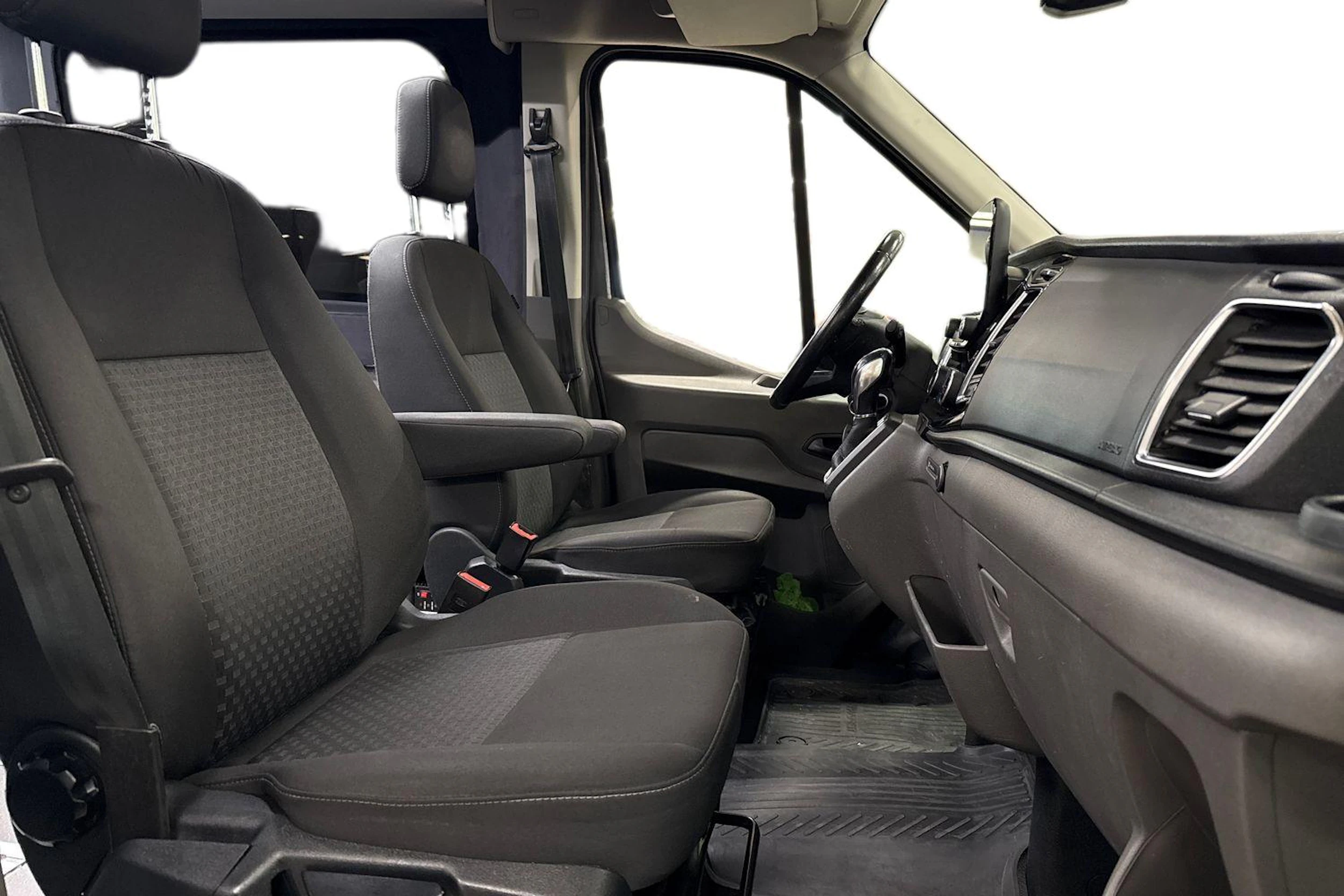 met. harmaa Ford Transit 2021 kuva 11.