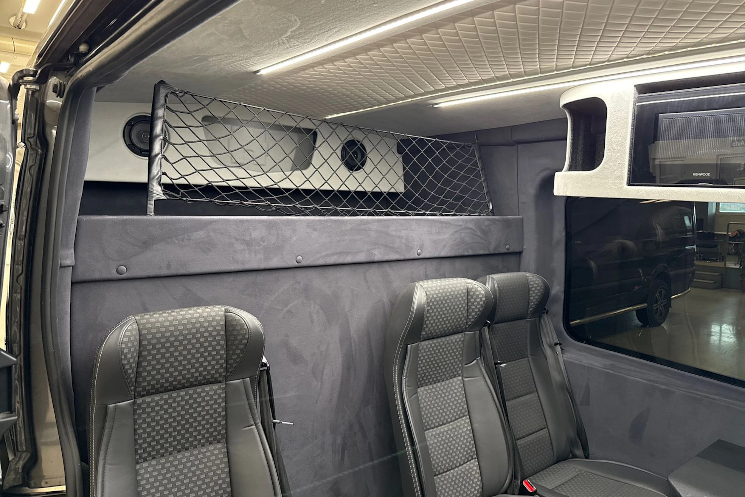 met. harmaa Ford Transit 2021 kuva 16.