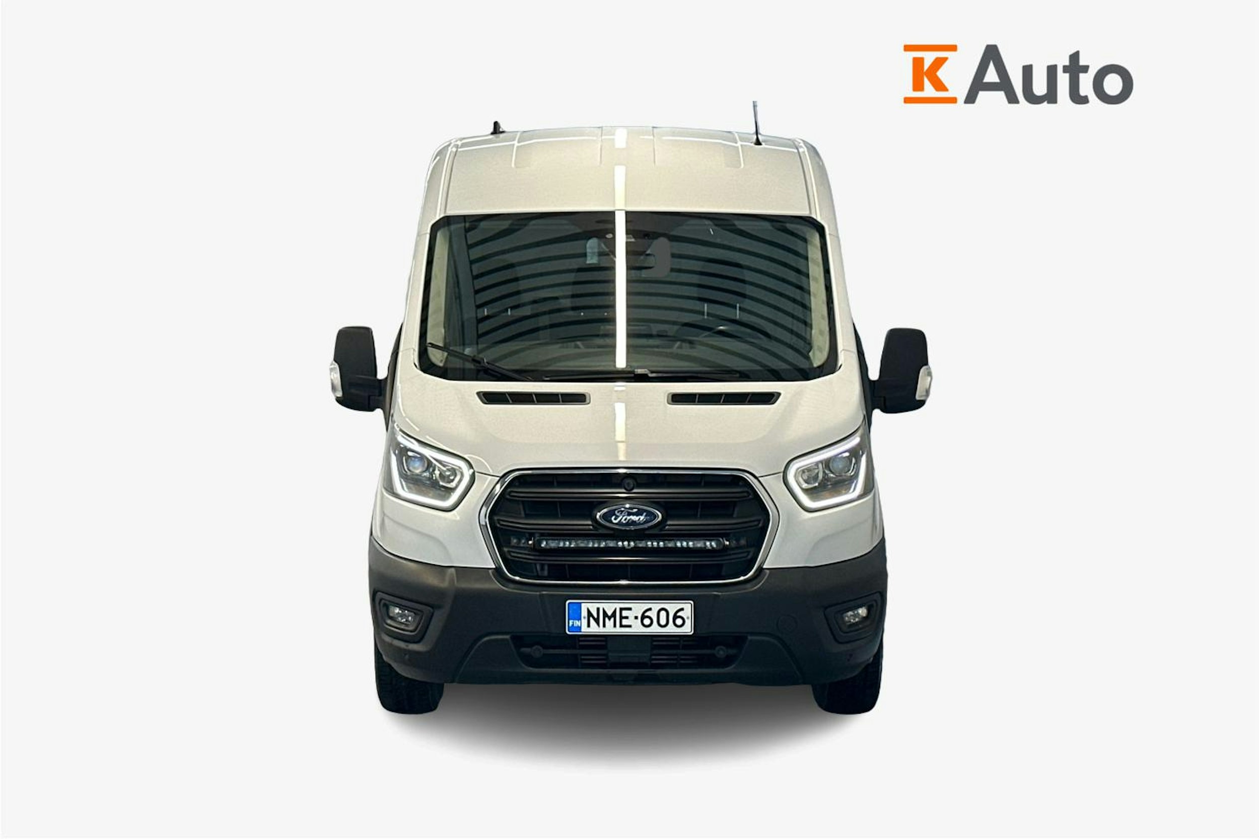 valkoinen Ford Transit 2021 kuva 5.