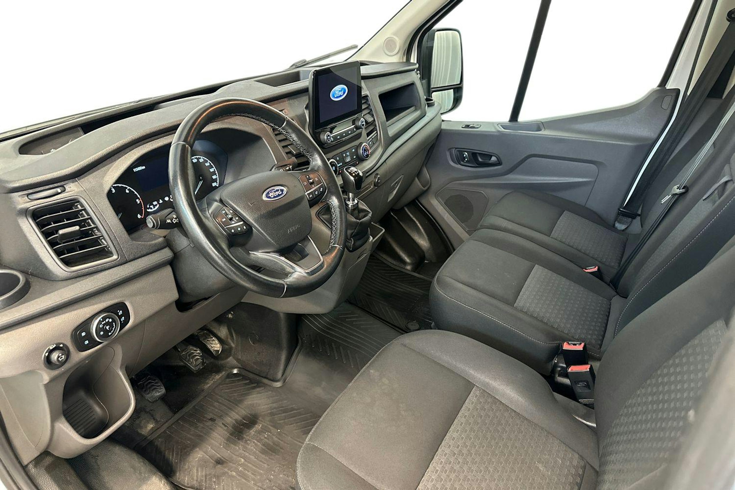 valkoinen Ford Transit 2021 kuva 7.