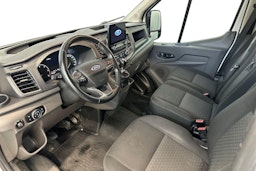 valkoinen Ford Transit 2021 kuva 7.