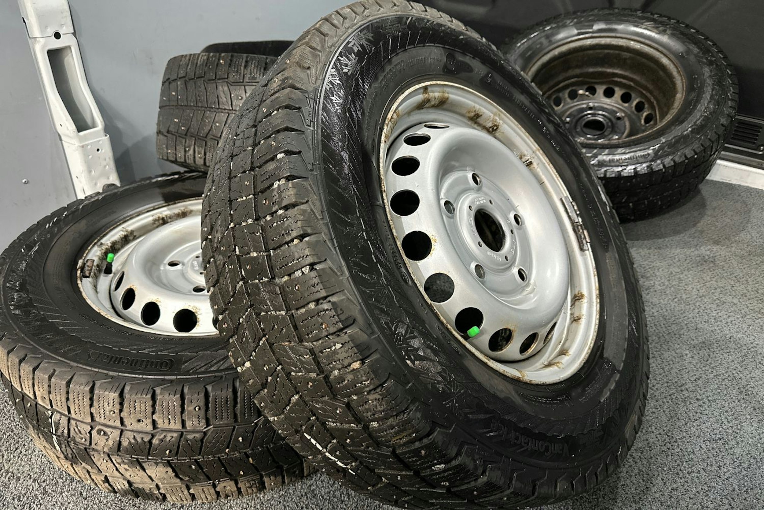 valkoinen Ford Transit 2021 kuva 17.