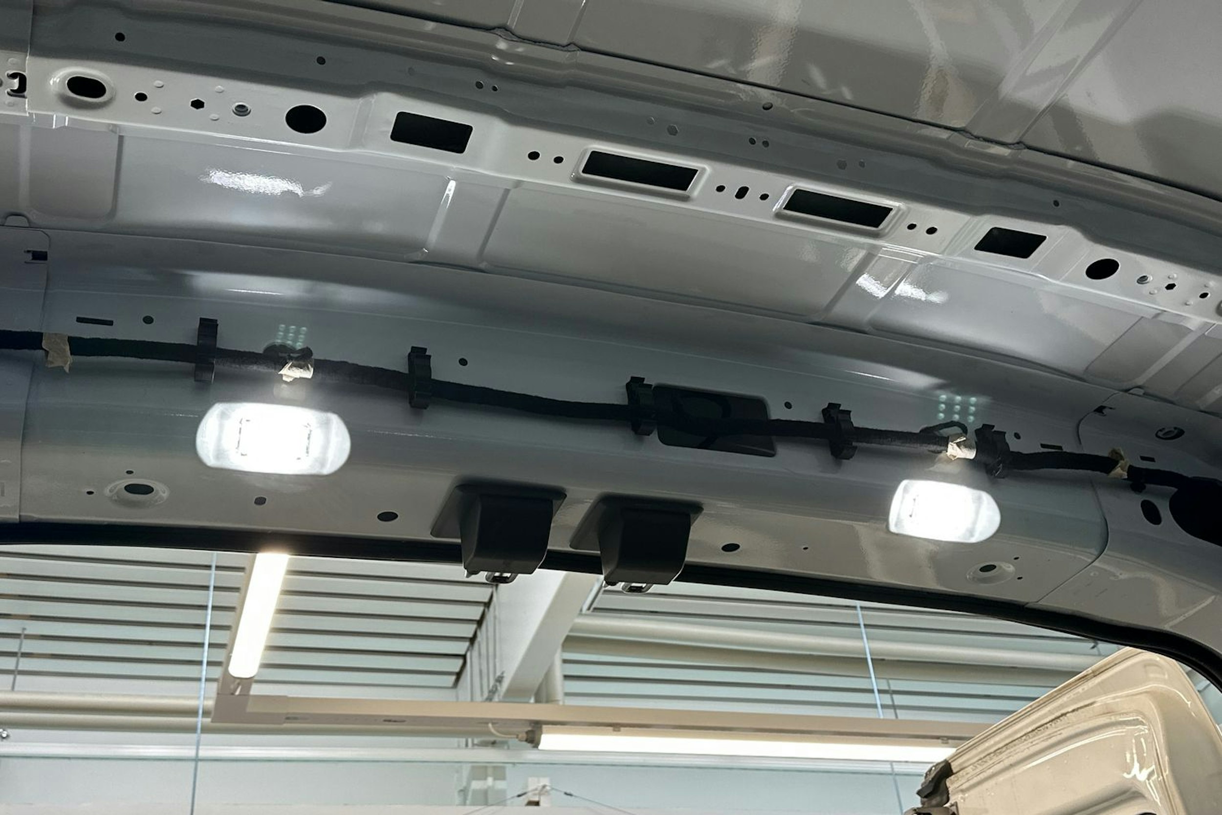 valkoinen Ford Transit 2021 kuva 19.