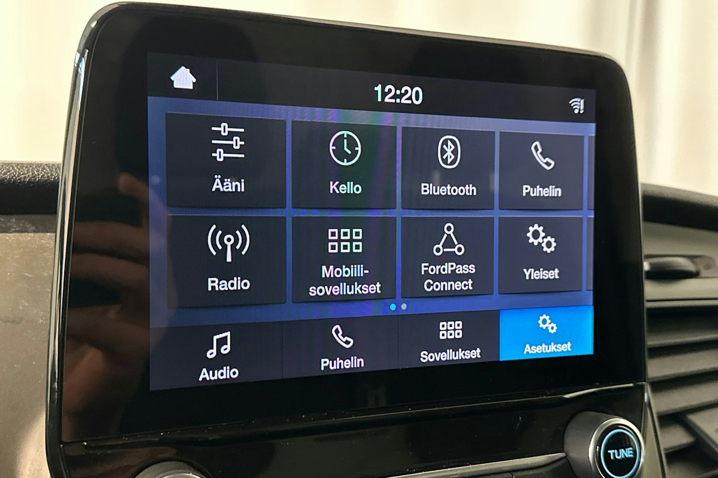 valkoinen Ford Transit 2021 kuva 24.