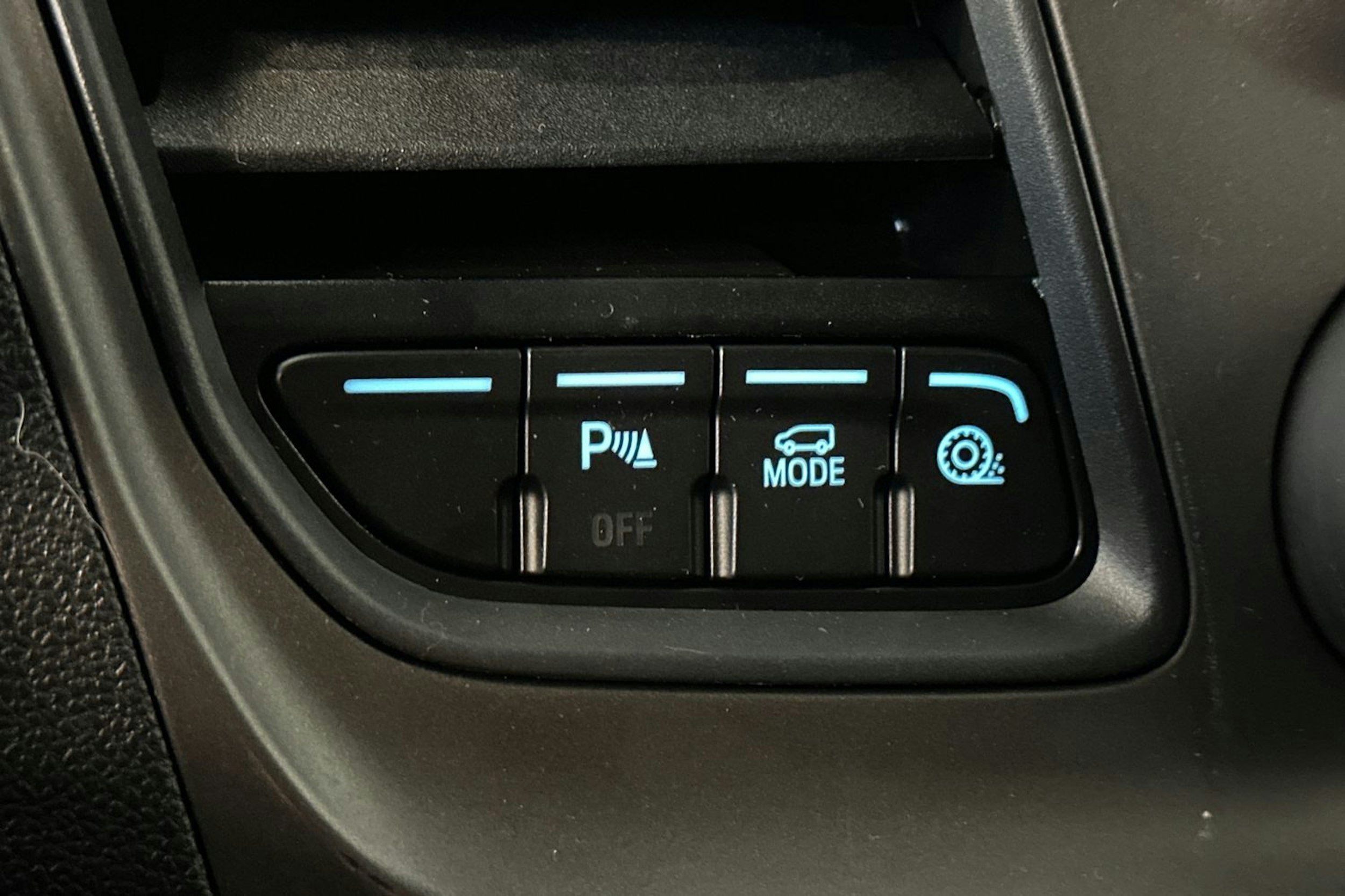 valkoinen Ford Transit 2021 kuva 27.