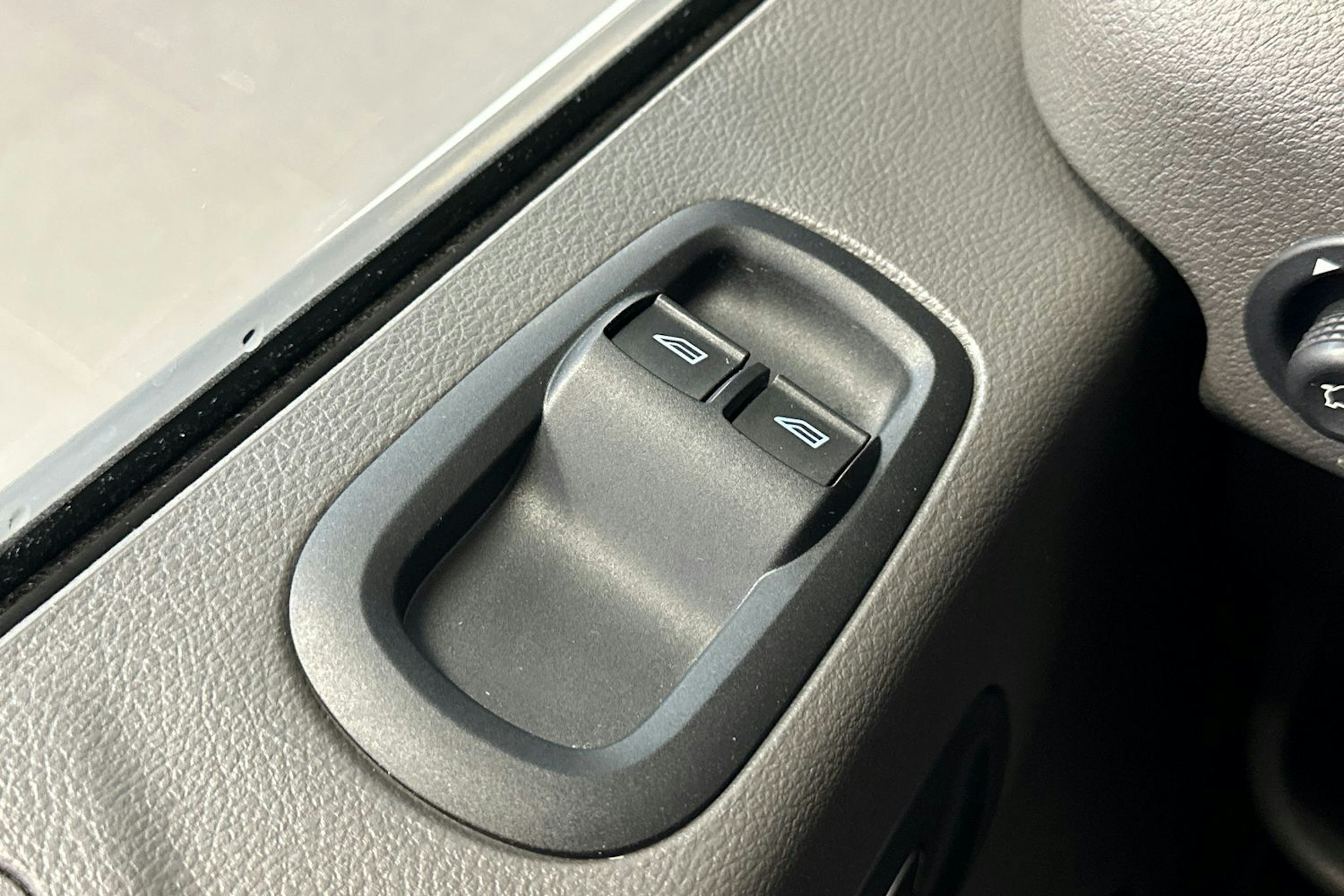 valkoinen Ford Transit 2021 kuva 31.