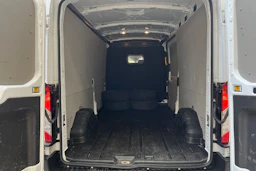 valkoinen Ford Transit 2021 kuva 16.