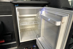 musta Ford Transit 2021 kuva 15.