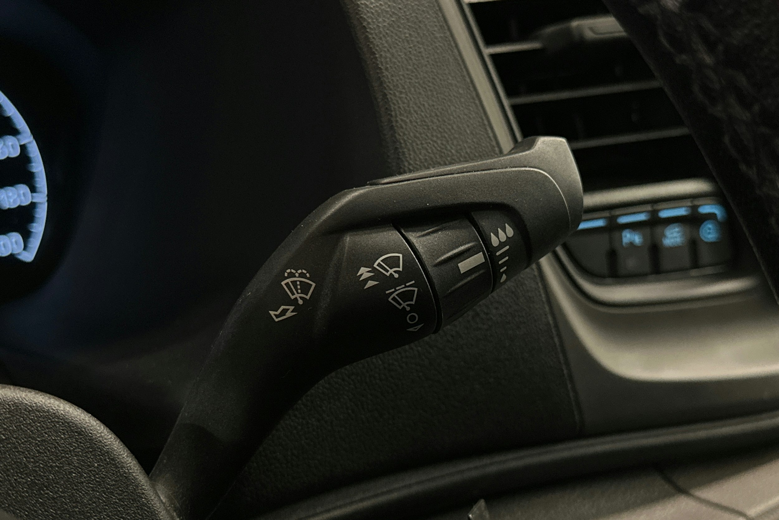 musta Ford Transit 2021 kuva 22.