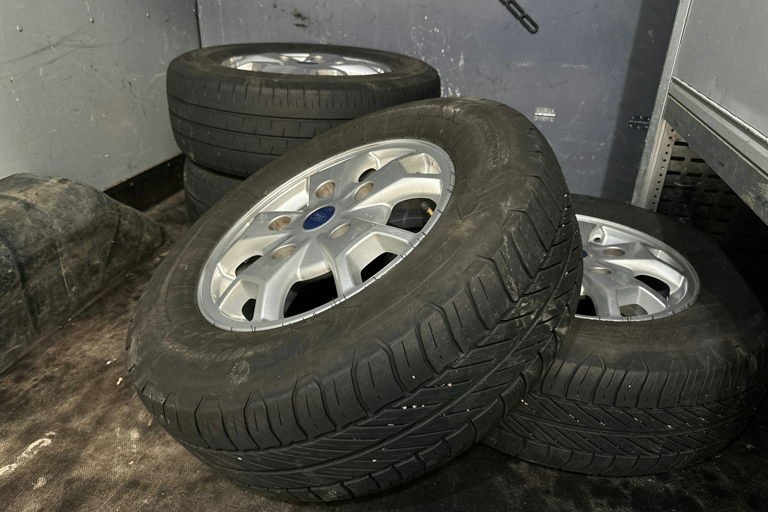 musta Ford Transit 2021 kuva 31.